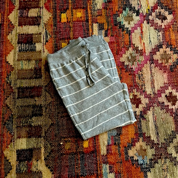 Splendid! Lightweight drawstring pants. - Picture 1 of 1